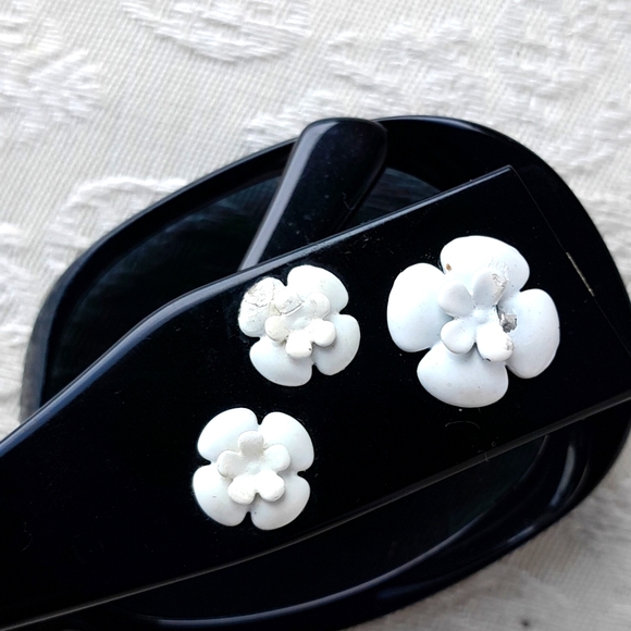 Chanel Camellia Black Sunglasses White Flowers! - Picture 16 of 16